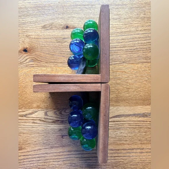 Mid-Century Modern Vintage Blue & Green Lucite Grapes mounted wooden Bookend - Picture 8 of 12